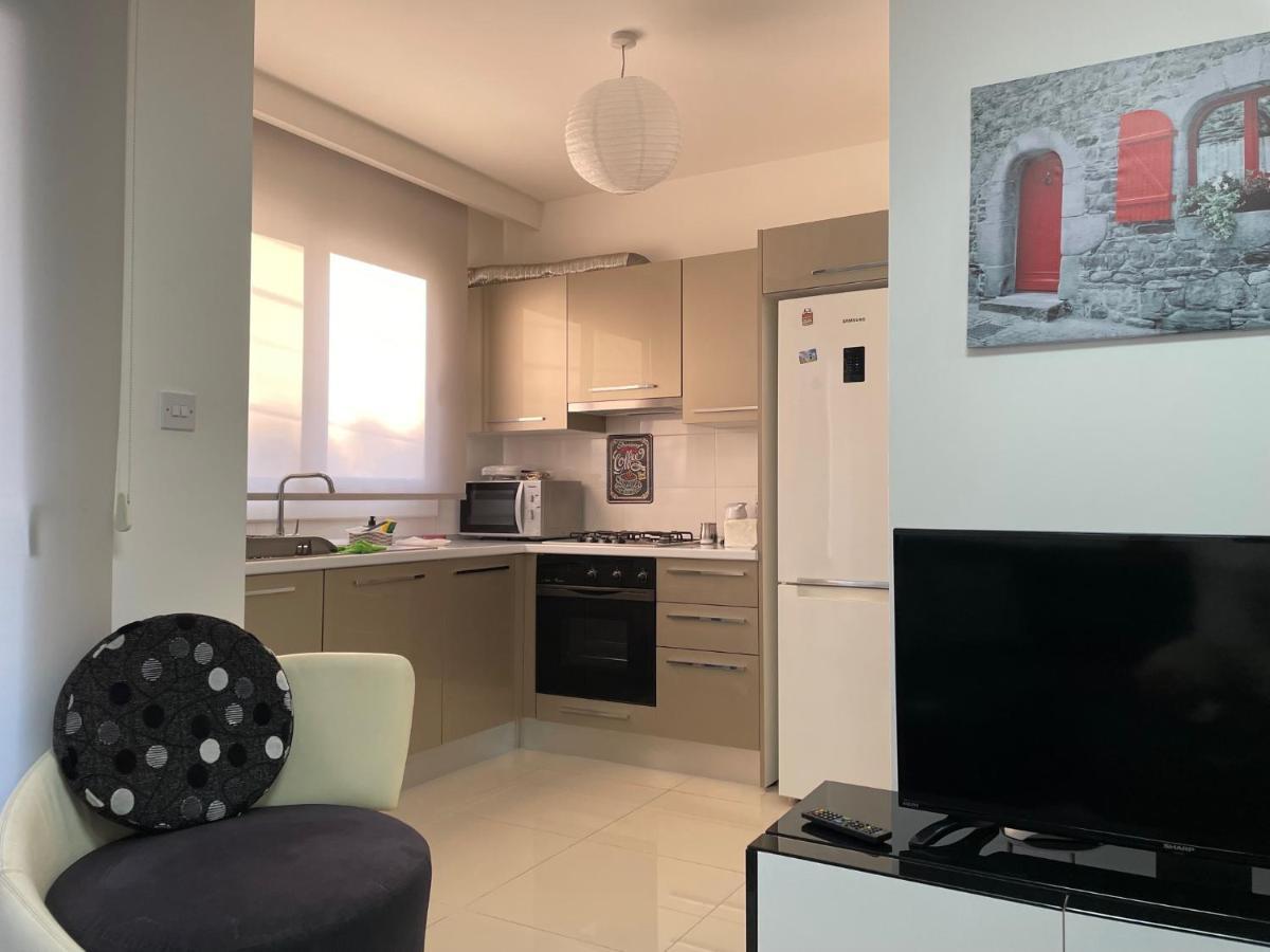 Girne Merkez Cozy 2+1 Daire wifi +netflix Daire Dış mekan fotoğraf