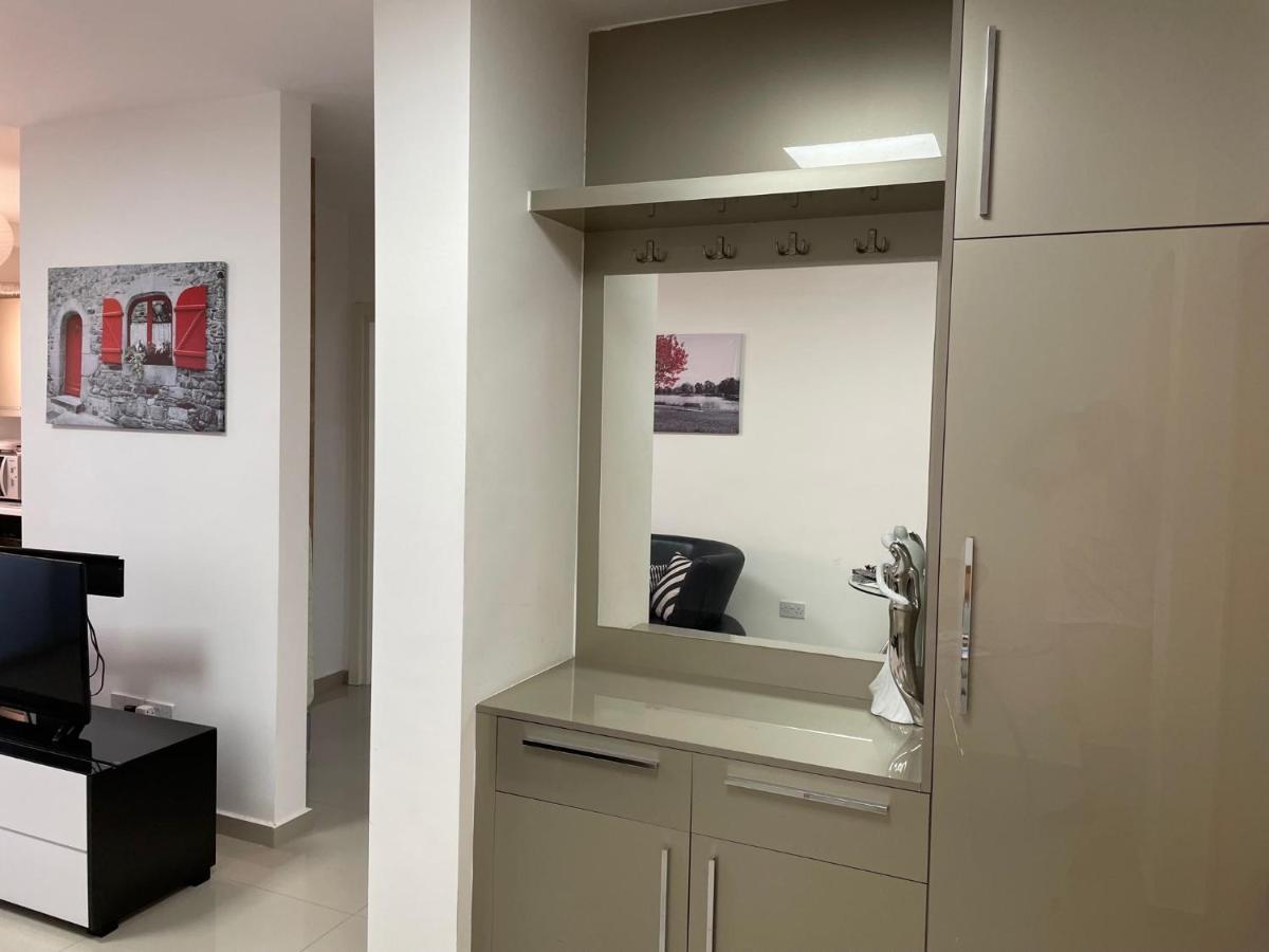Girne Merkez Cozy 2+1 Daire wifi +netflix Daire Dış mekan fotoğraf